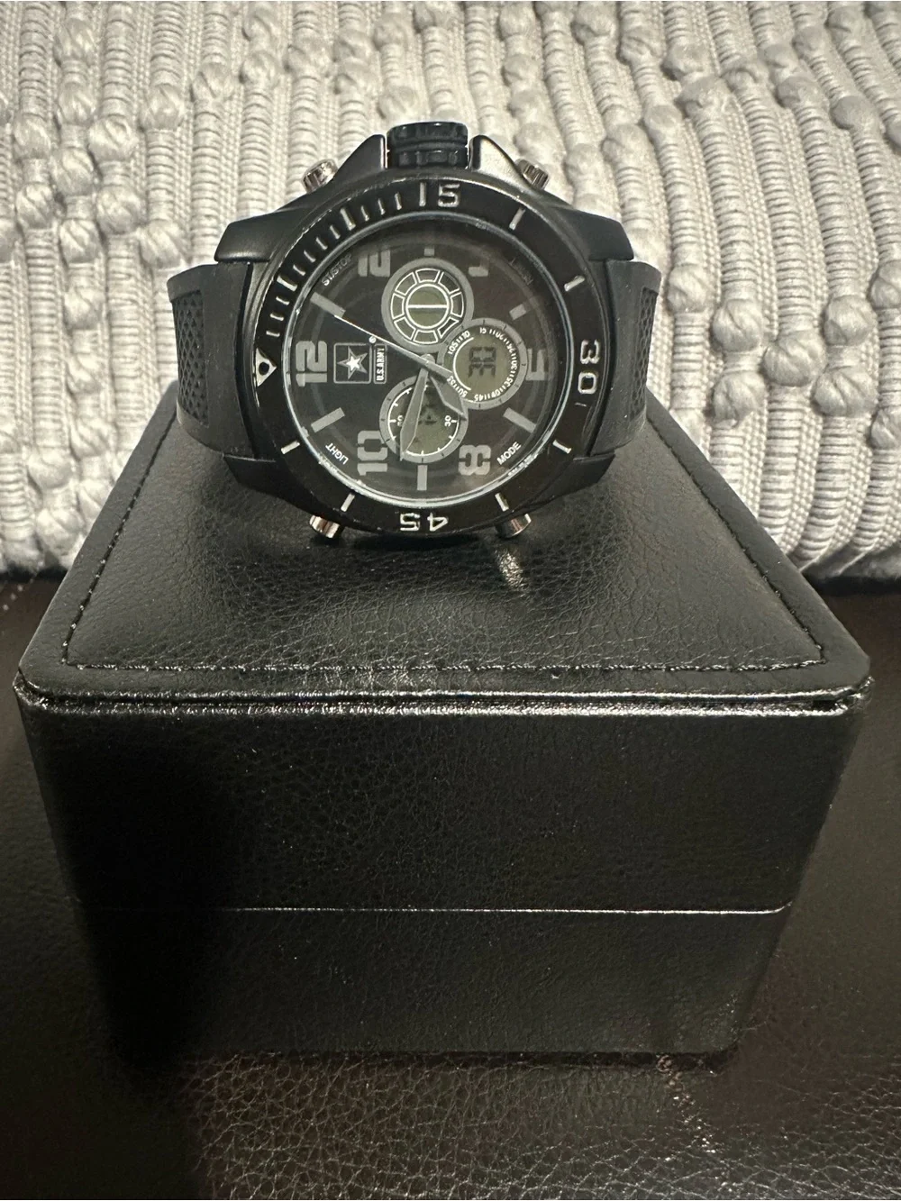 Wrist Armor U.S. Army Men's Analog-Digital Chronograph Watch (Model F2/1006)